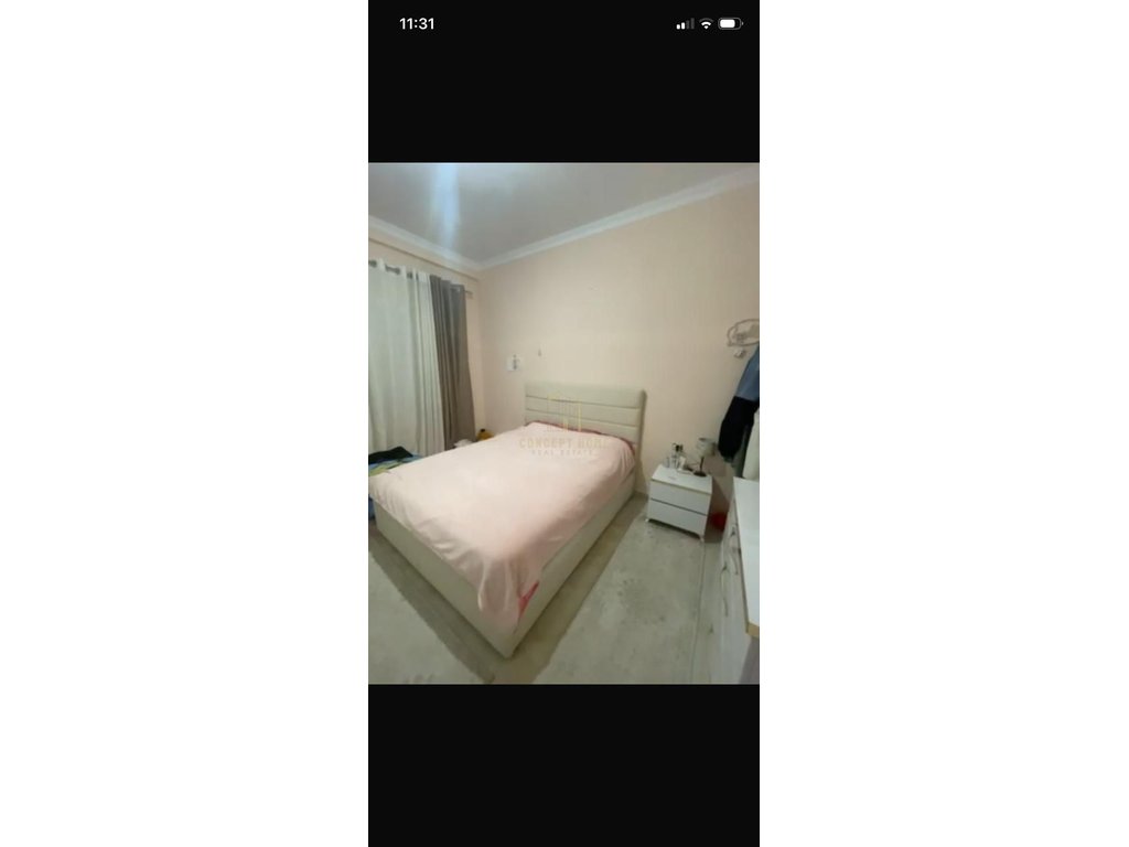 Jepet me qera apartament 3+1 ne kamez