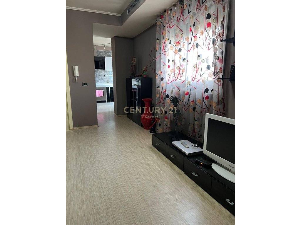 Ish ekspozita, japim me qira apartament 2+1+2 (4)