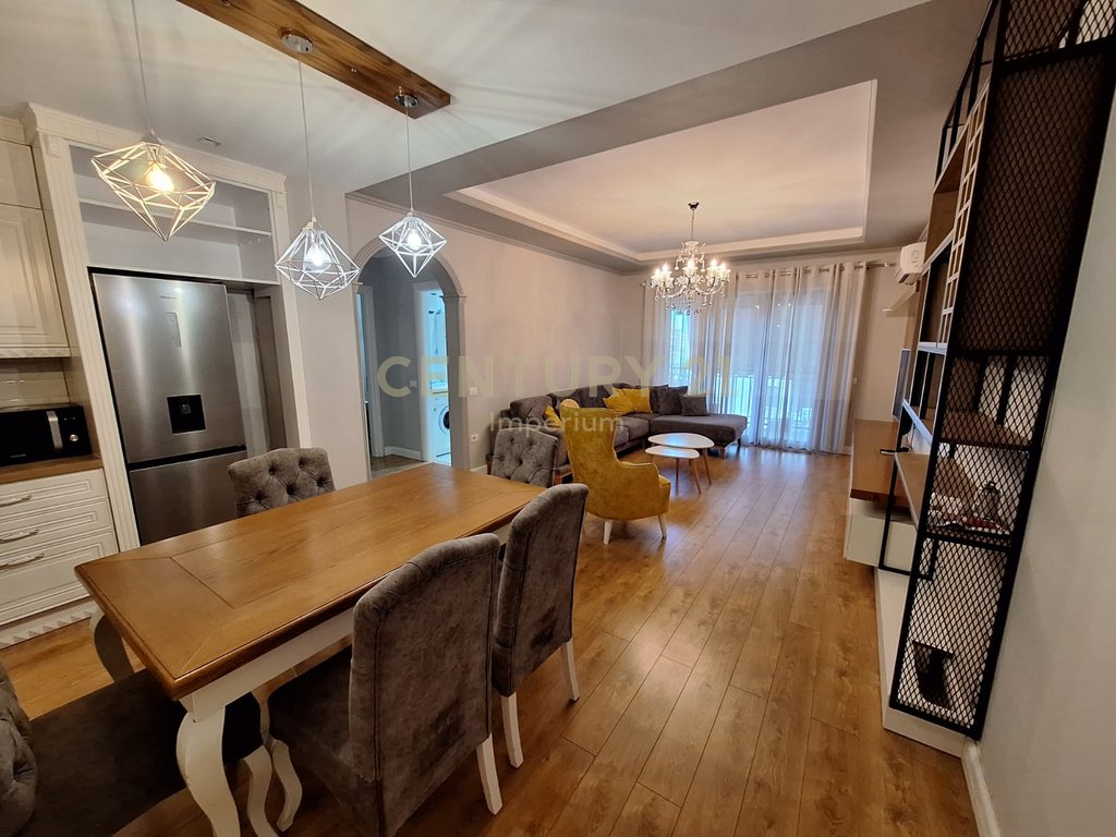 Apartamento 1+1 para venda perto de ish fusha e aviacionit!