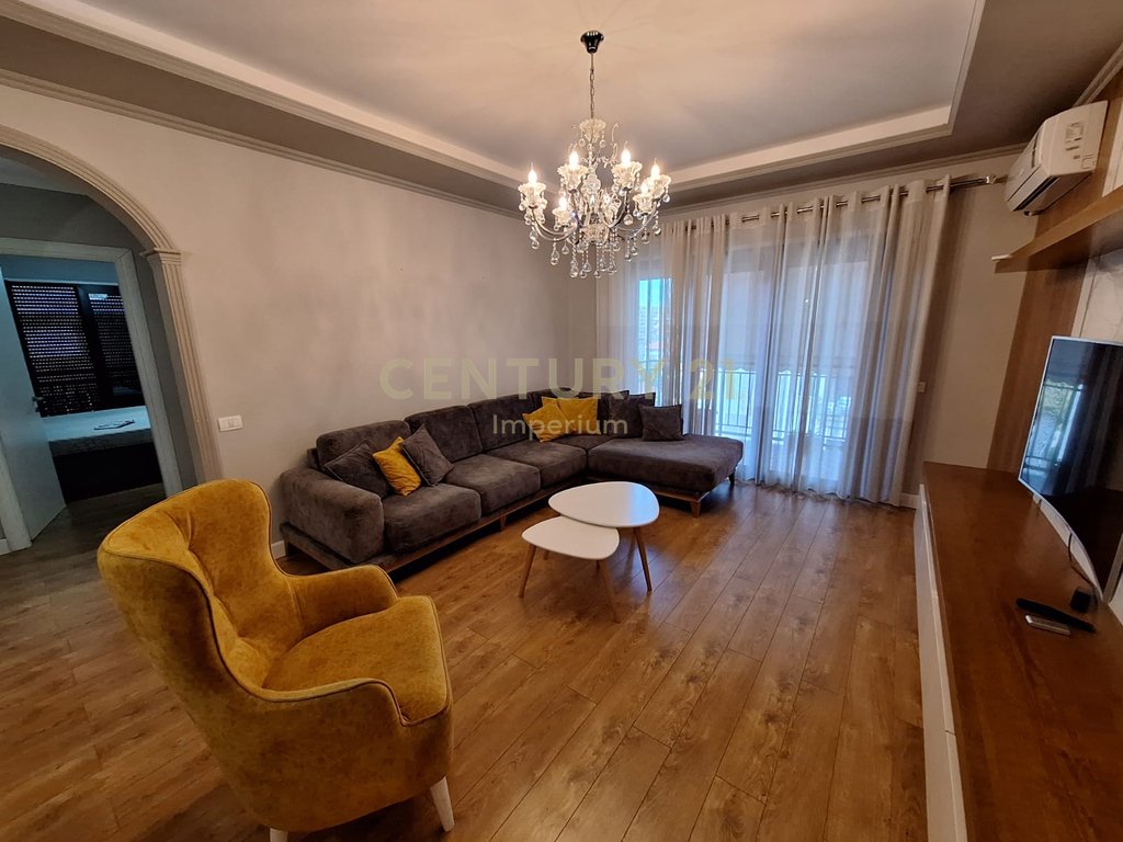 Apartamento 1+1 para venda perto de ish fusha e aviacionit!