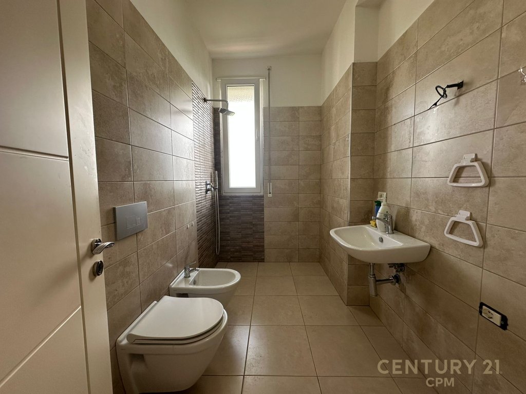 Apartamento 1+1 para venda perto de ish fusha e aviacionit! (4)