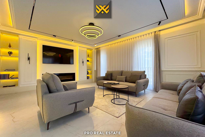 Appartement penthouse / duplex 253m² + 46m² avec #louer à Prishtina e Re