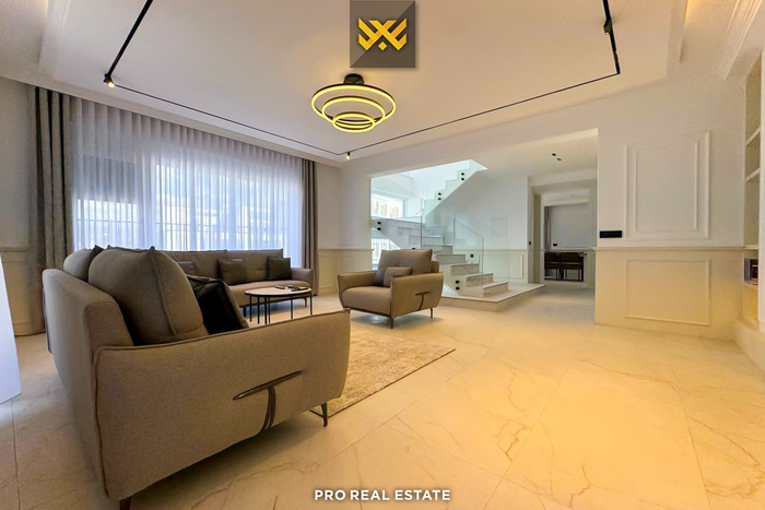 Appartement penthouse / duplex 253m² + 46m² avec #louer à Prishtina e Re (3)