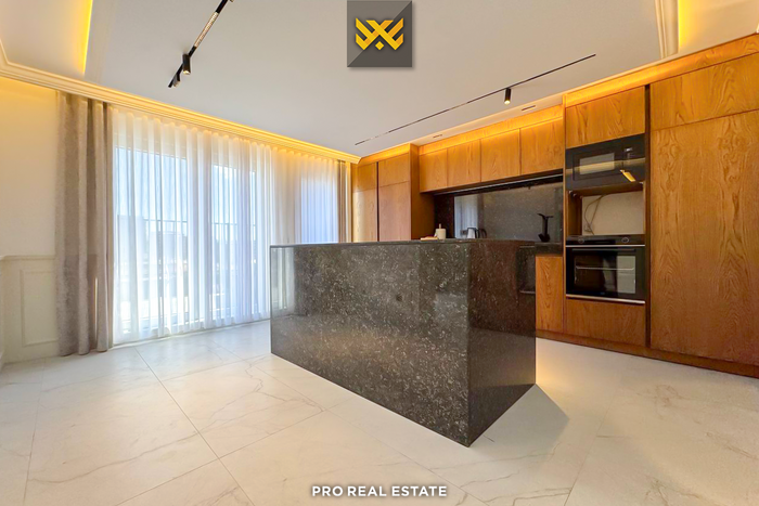 Appartement penthouse / duplex 253m² + 46m² avec #louer à Prishtina e Re (4)