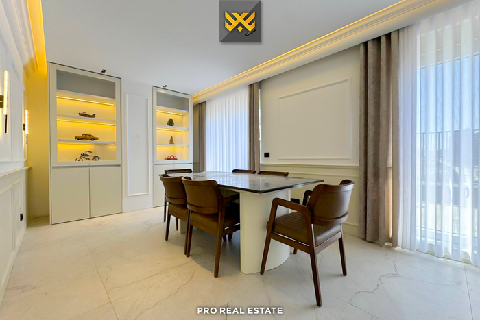 Appartement penthouse / duplex 253m² + 46m² avec #louer à Prishtina e Re (5)