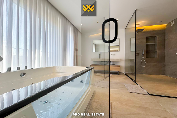 Appartement penthouse / duplex 253m² + 46m² avec #louer à Prishtina e Re (7)