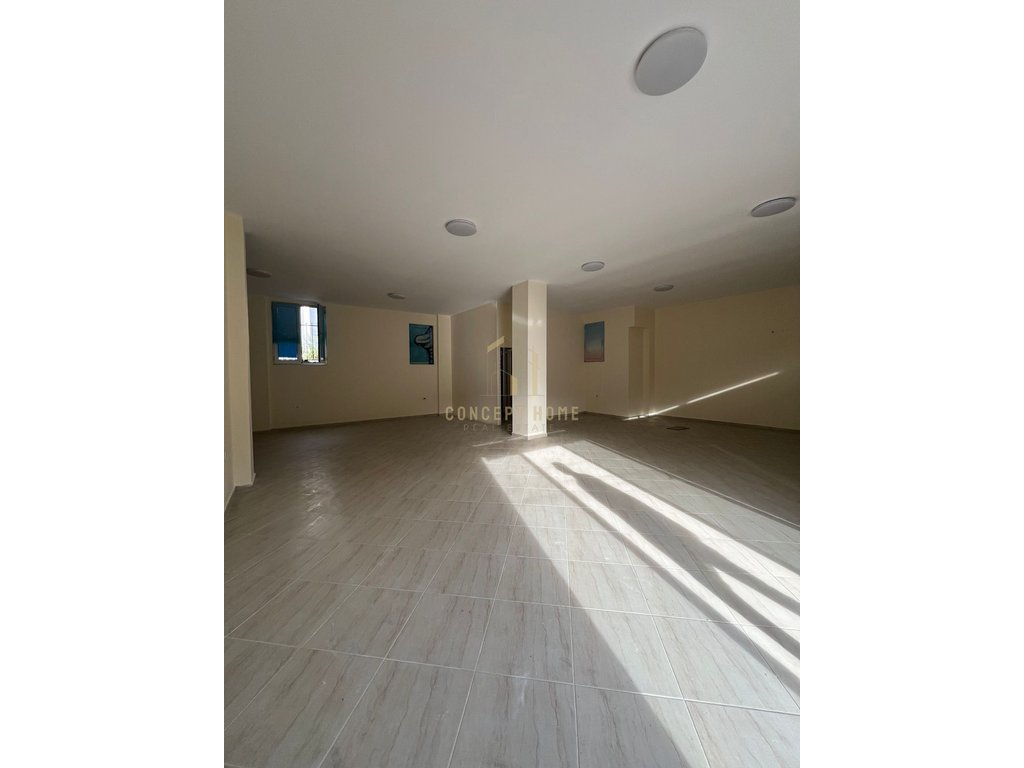 Dyqan to rent në Komuna e Parisit, Tirana