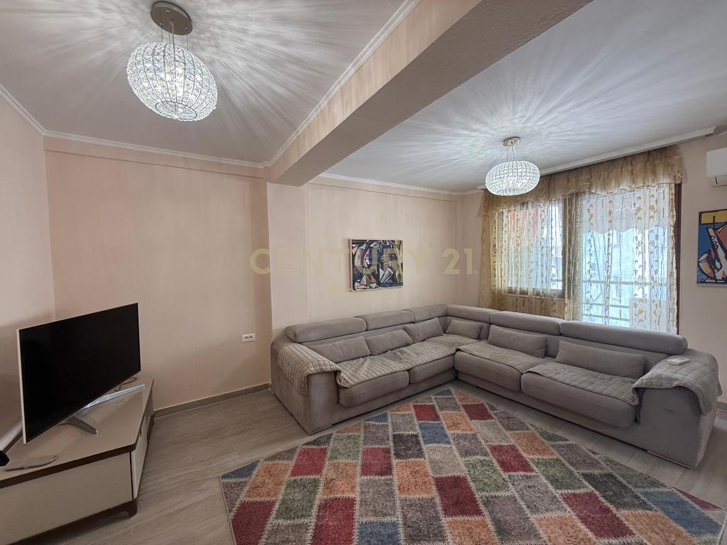 Apartamento 1+1 à venda "Bulevard Zogu Pare", Tirana!