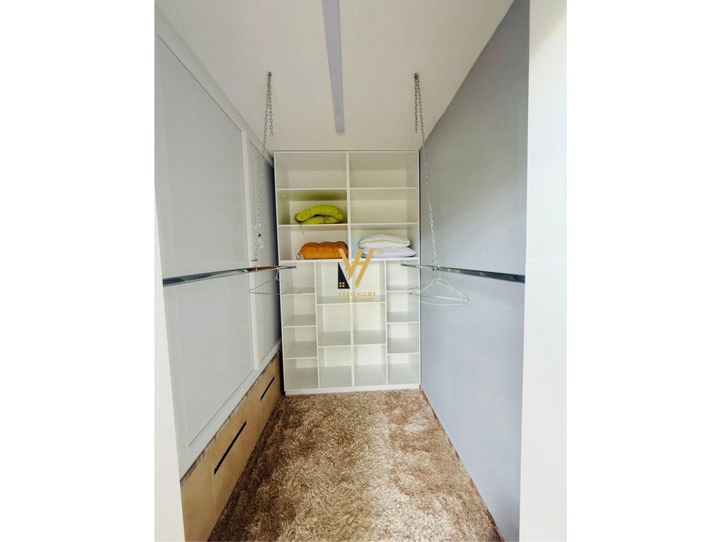 Jepet apartament 2+1+3blk me qira te liqeni i thate 1.200 euro