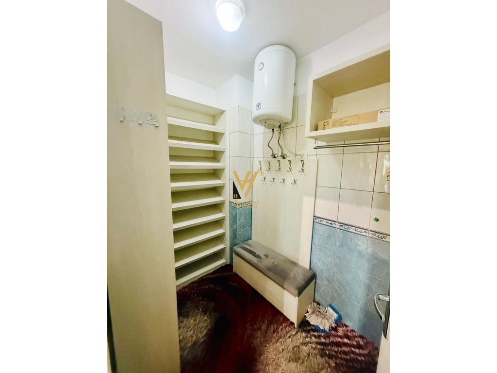 Jepet apartament 2+1+3blk me qira te liqeni i thate 1.200 euro