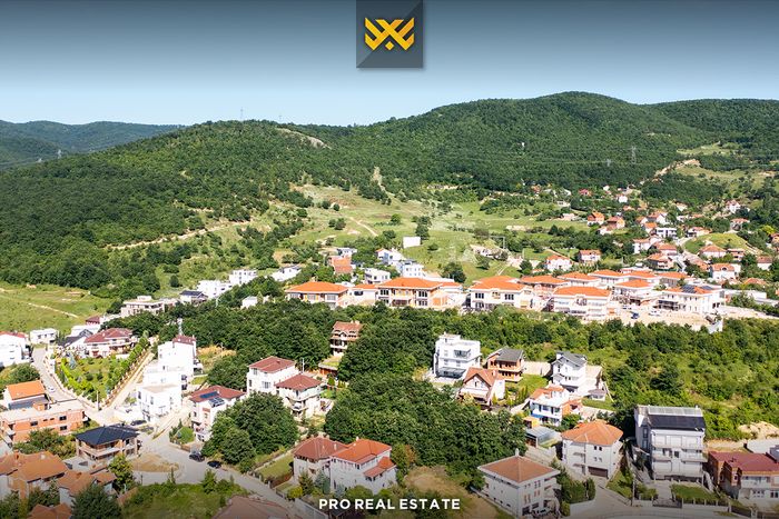 Shtëpi 250m² për #shitje në sofali.