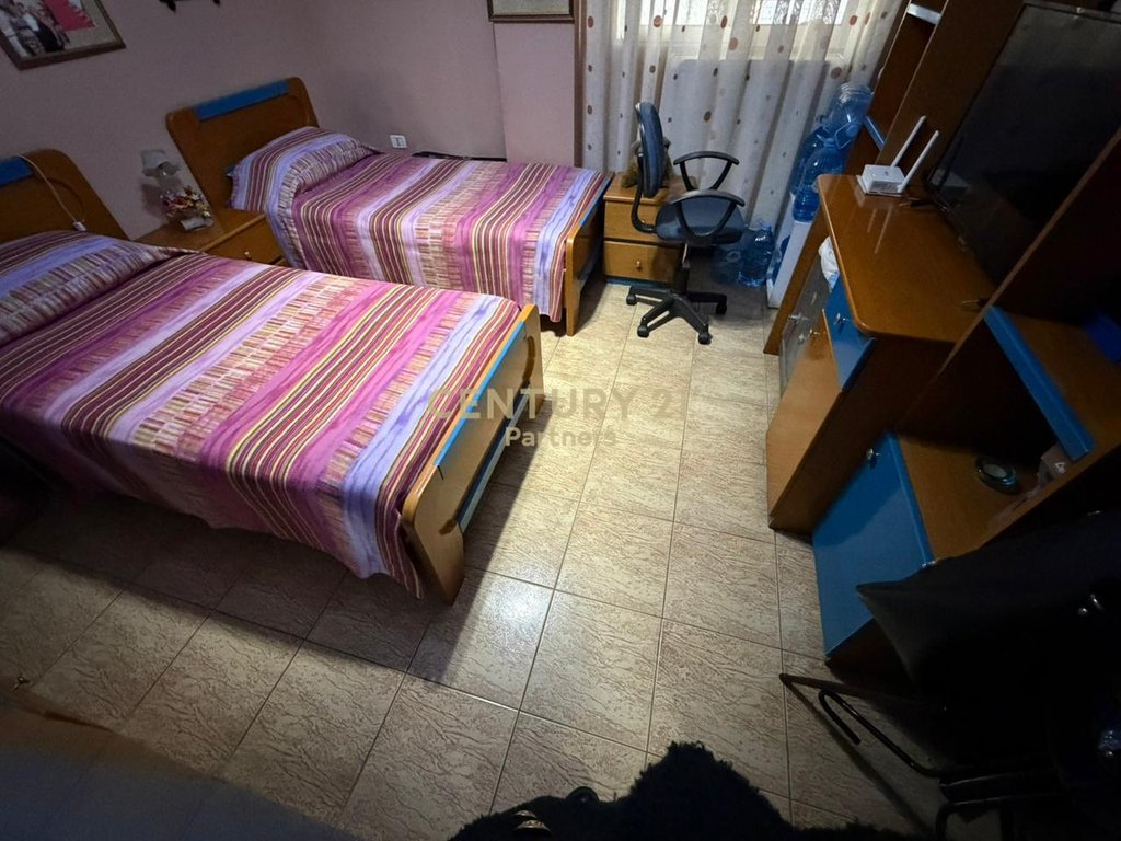 Appartement 2+1 à vendre sur rue kavajes! (4)