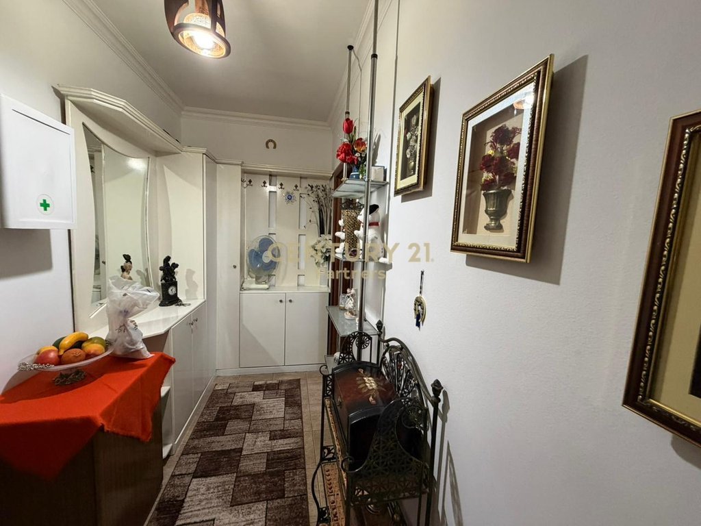 Appartement 2+1 à vendre sur rue kavajes! (5)