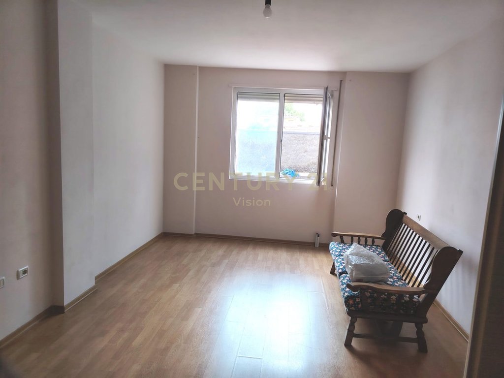 Apartament 1+1 për shitje qendër Shkodër | 80 m² (2)