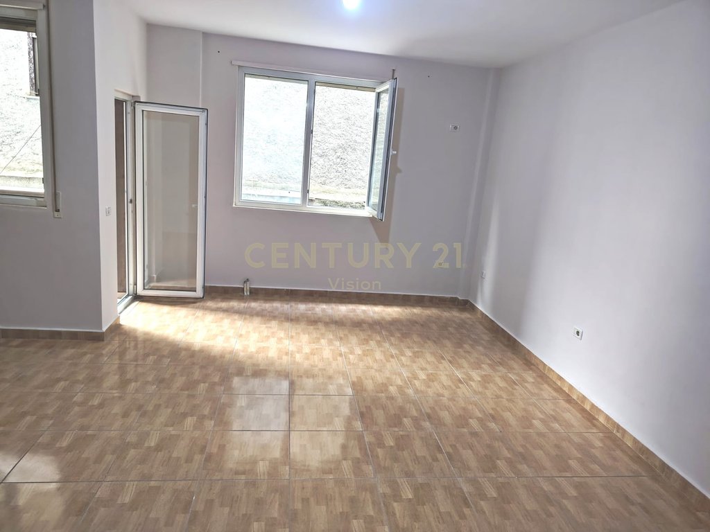 Apartament 1+1 për shitje qendër Shkodër | 80 m² (3)