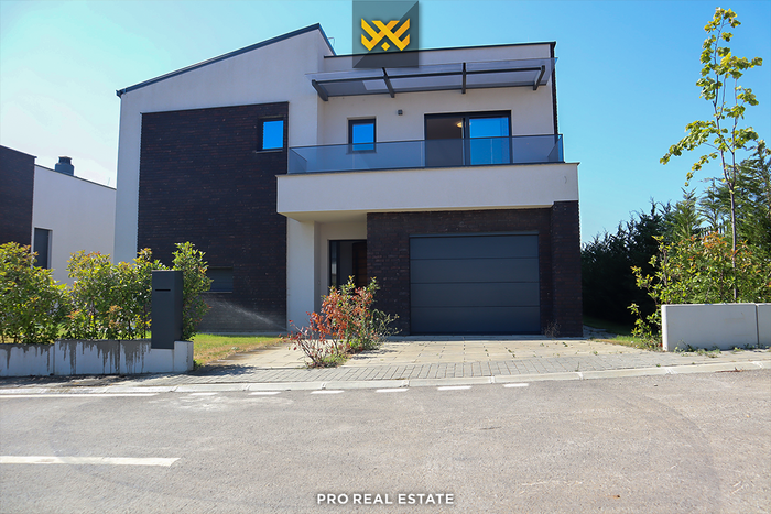 House 243m² + 108m² for #sale in priam village neighborhood