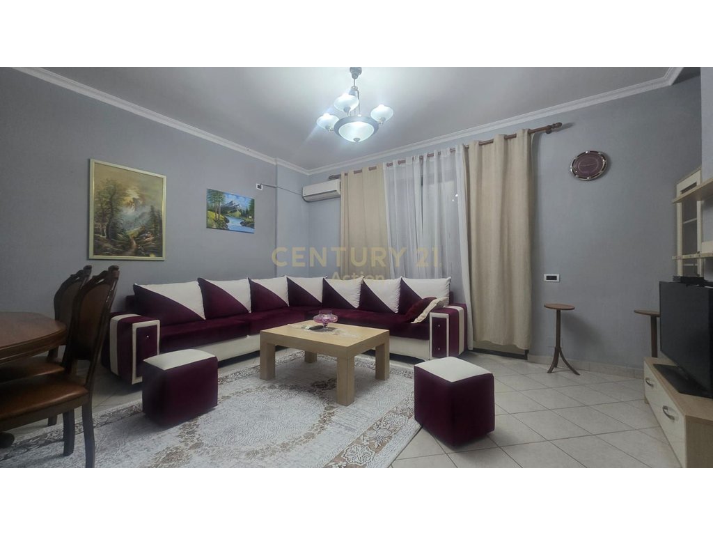 Apartament 1+1 me qira tek ish tregu elektrik, Tiranë