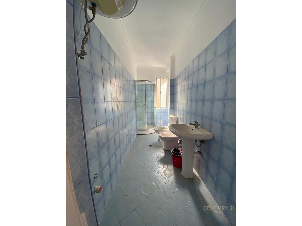 Piso en venta 1+1 en Mali i Robit, golem (6)