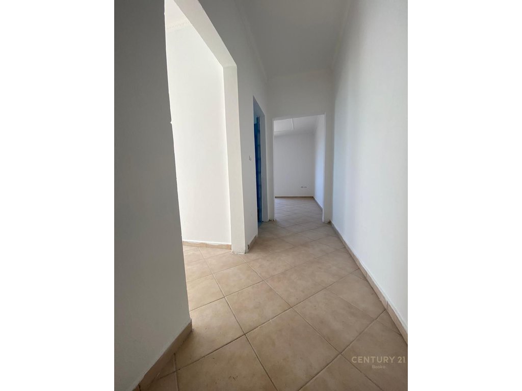 Piso en venta 1+1 en Mali i Robit, golem (7)