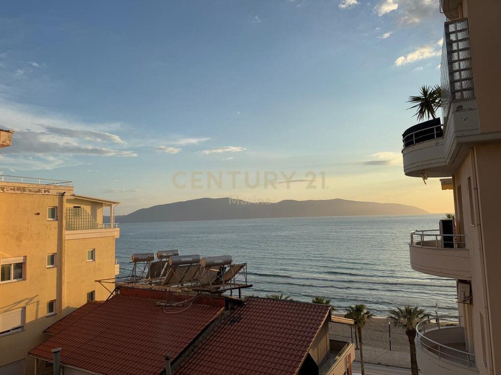 Apartamento 2+1 para alugar no lungomare
