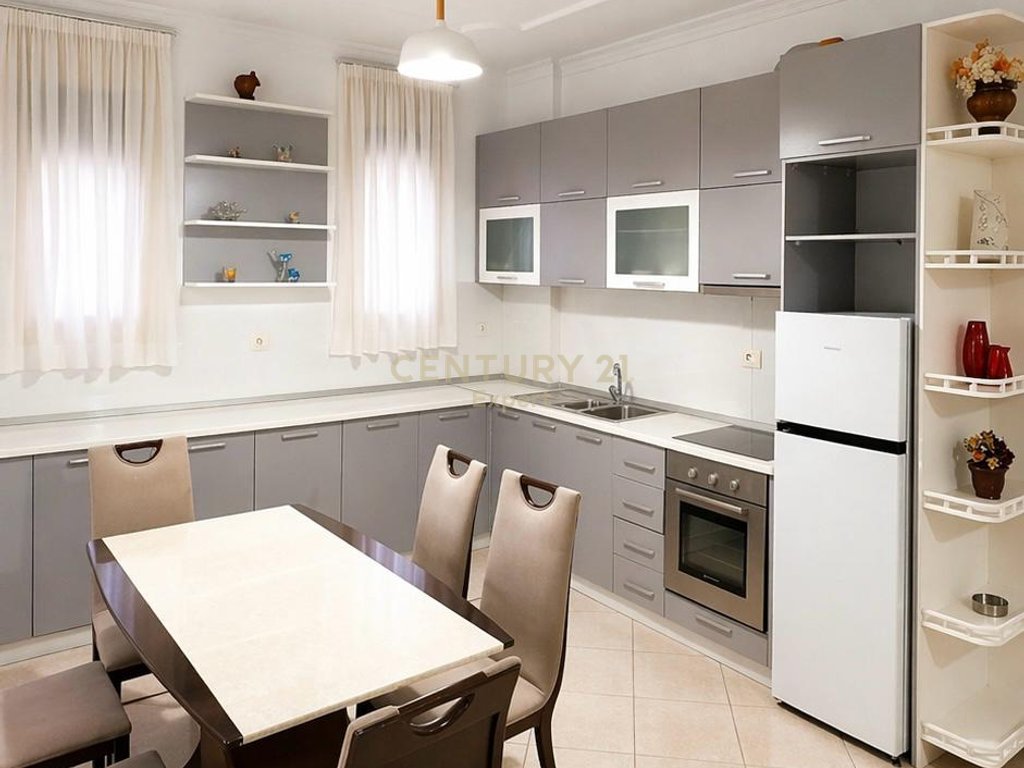 Apartament 2+1 per qira ne lungomare (3)