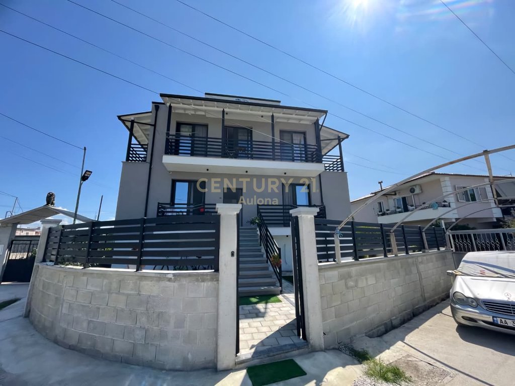 Villa à vendre adaptée à une structure hôtelière (plage ancienne) Vlorë