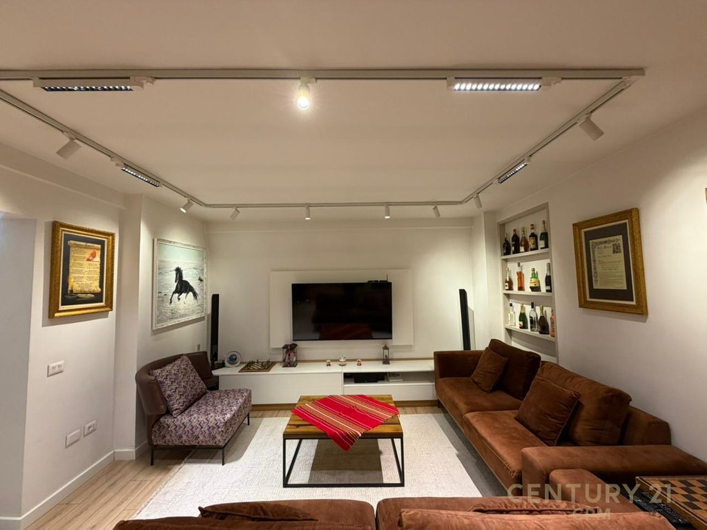 Apartment 2+1+2 near dinamo stadium!
