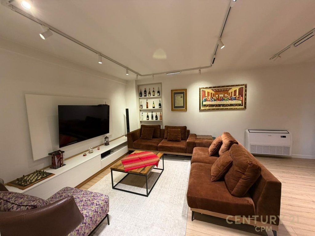 Apartment 2+1+2 near dinamo stadium!