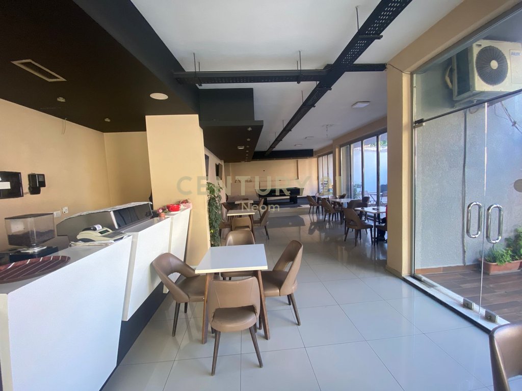 Ambiente comercial en venta - cerca de kodra e diellit (2)