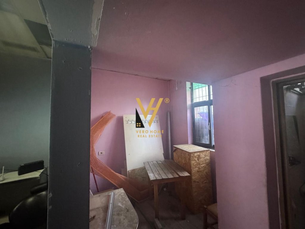 Loja de 50 m² para alugar em Yzberisht por 30.000 leke