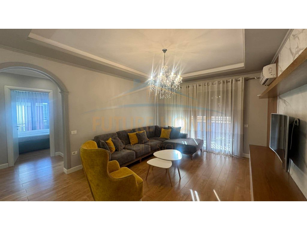 Qera, apartament 3+1 + post parkimi, green city, unaza e re