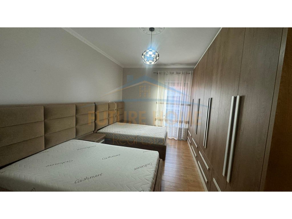 Qera, apartament 3+1 + post parkimi, green city, unaza e re