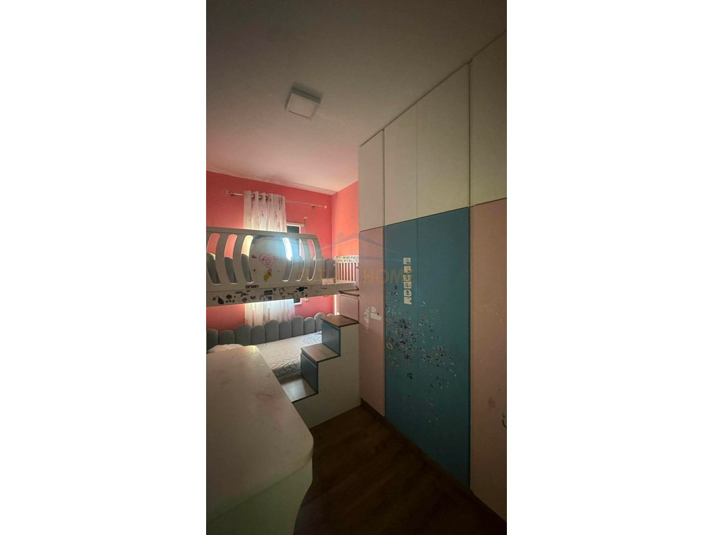 Qera, apartament 3+1 + post parkimi, green city, unaza e re