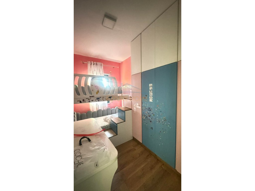 Qera, apartament 3+1 + post parkimi, green city, unaza e re