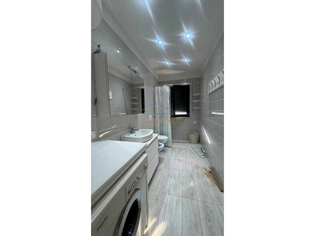 Qera, apartament 3+1 + post parkimi, green city, unaza e re