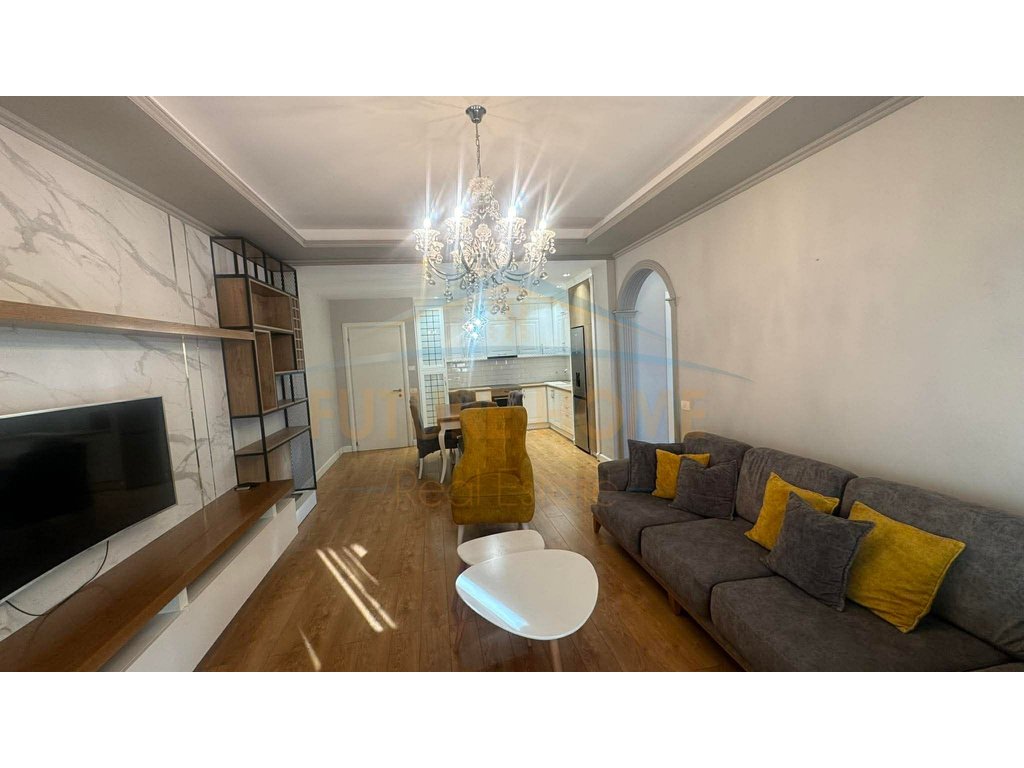 Qera, apartament 3+1 + post parkimi, green city, unaza e re