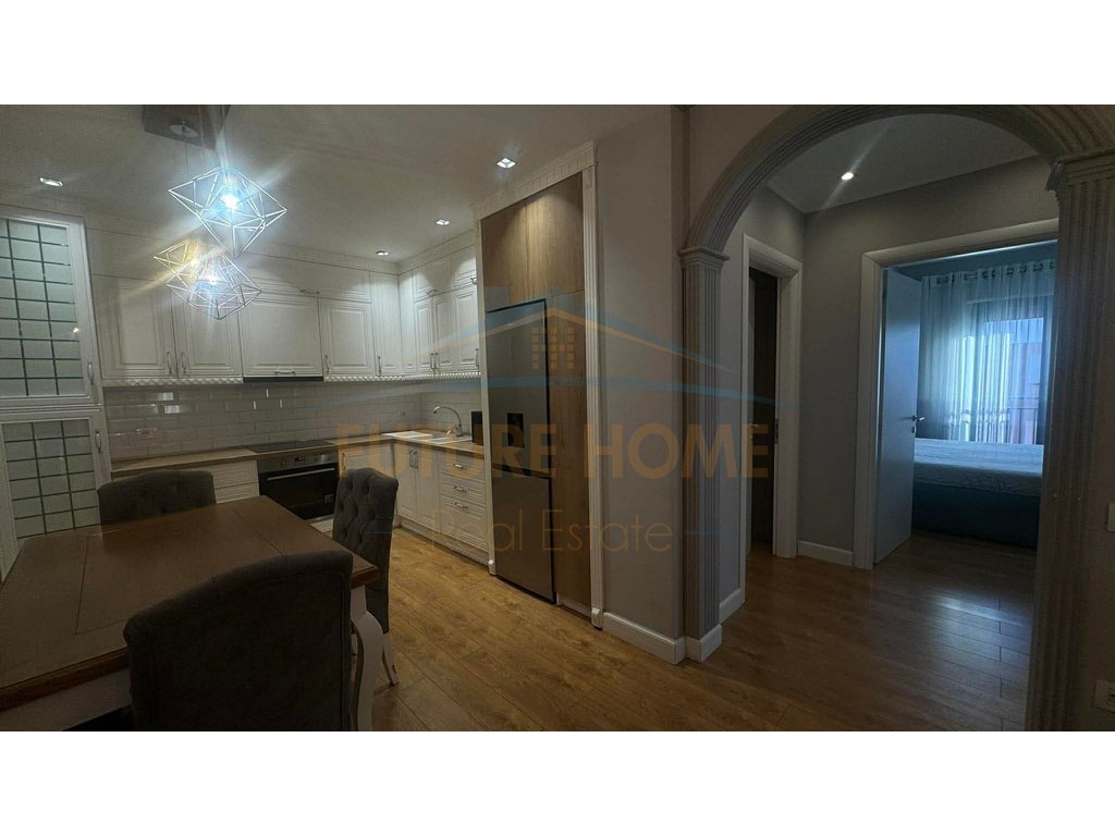 Qera, apartament 3+1 + post parkimi, green city, unaza e re