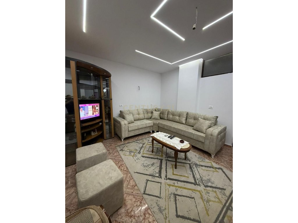Apartamento 2+1+2 para alugar perto do tribunal em durres!