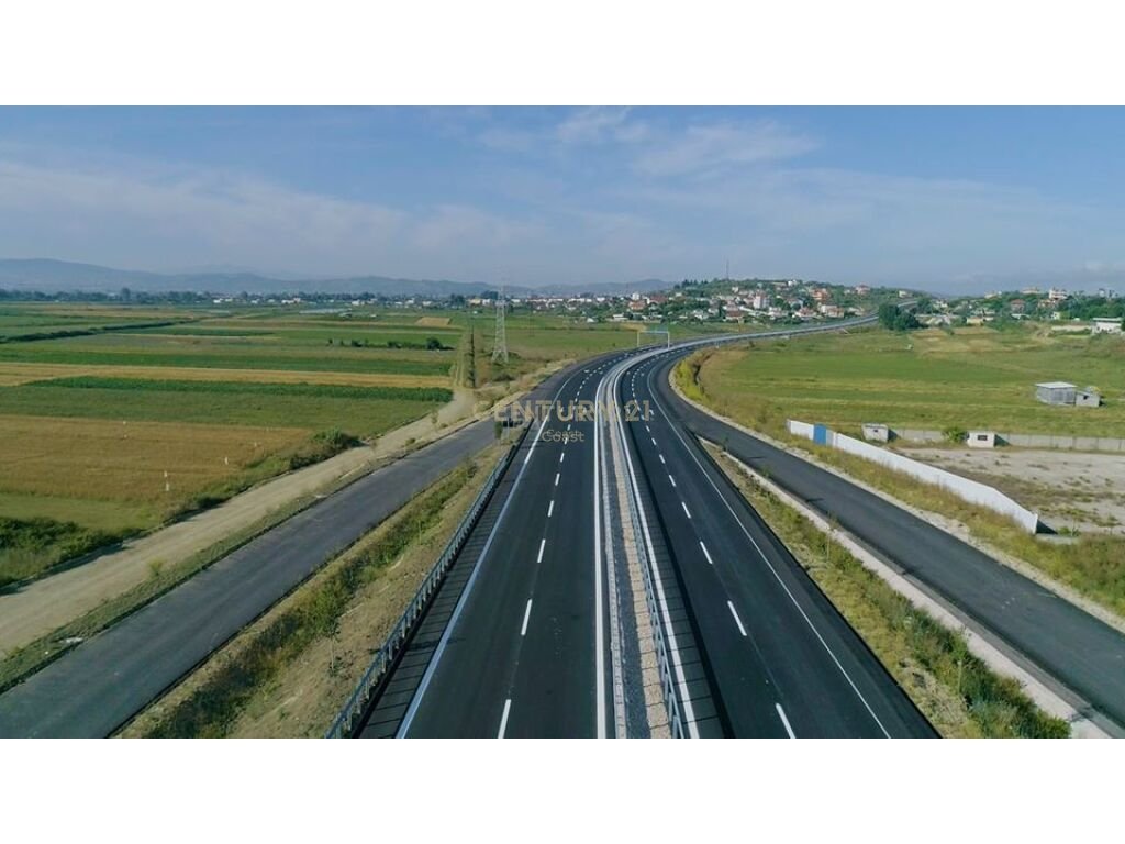 Terreno à venda perto da rodovia Vlorë-Fier (6)