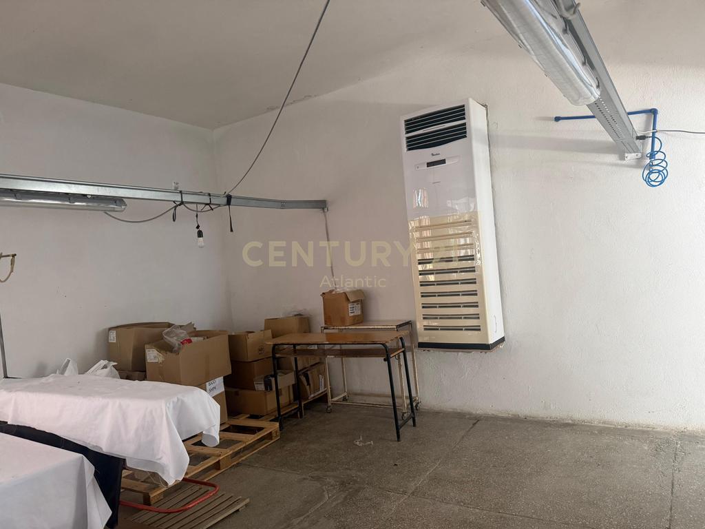 Ambiente commerciale in affitto a shijak - €950 al mese! (6)