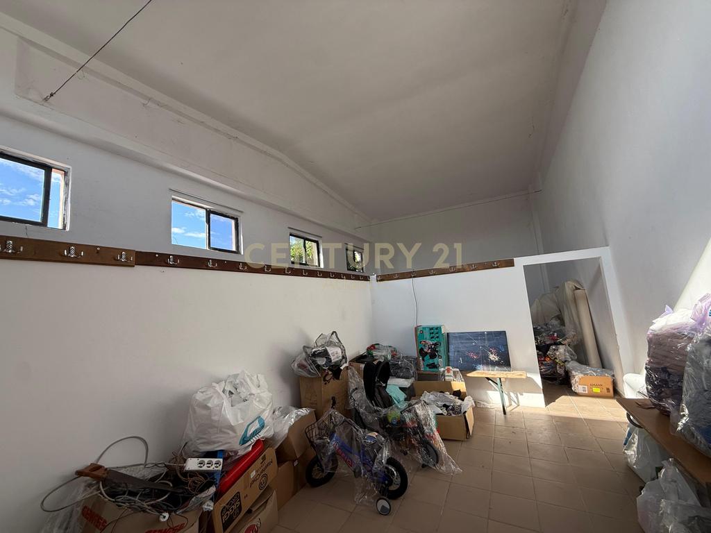 Ambiente commerciale in affitto a shijak - €950 al mese! (7)
