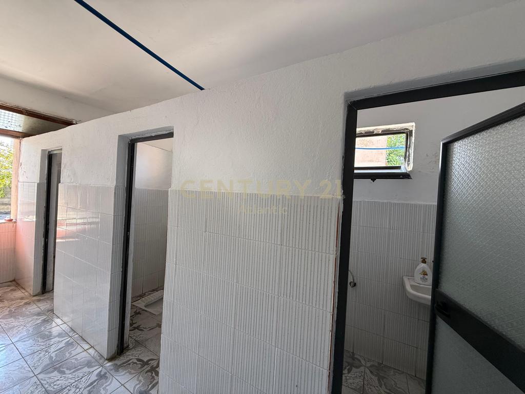Ambiente commerciale in affitto a shijak - €950 al mese! (8)