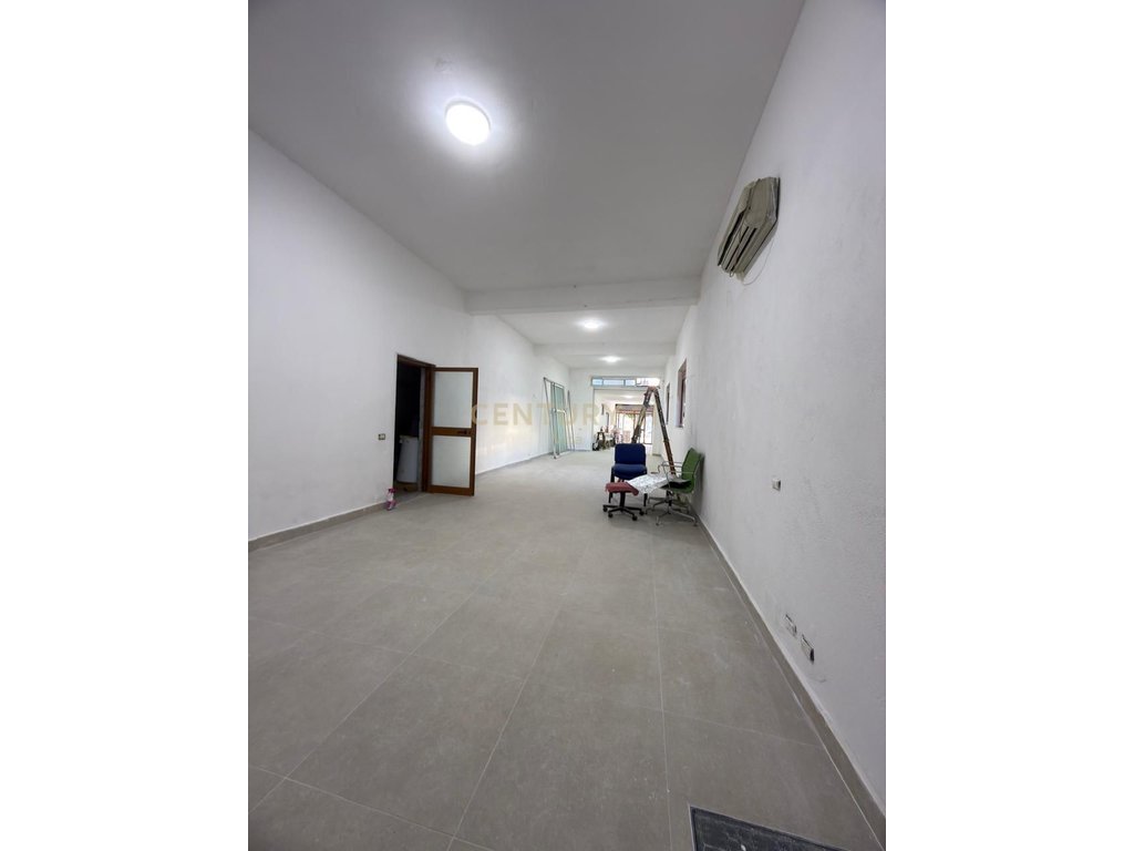 Espaço comercial para alugar em buze rruge, durres!!