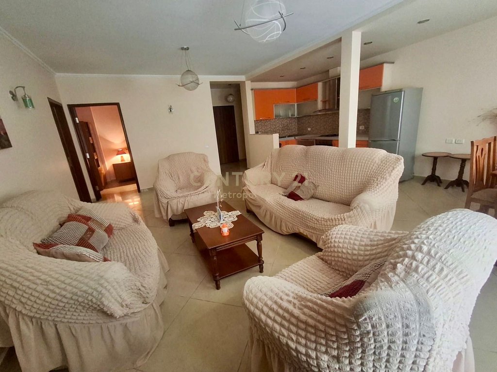 Appartement à vendre 3+1+2 près du lycée 'Petro Nini', rr. Margarita tutulani – Emplacement élitaire!