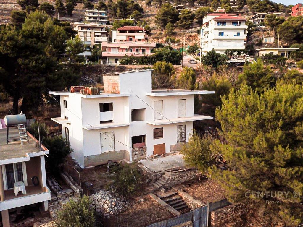 Prédio super para investimento em Saranda