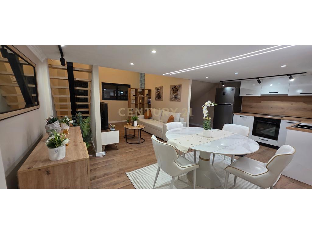 Apartamento/duplex à venda + estacionamento, praia, durres!