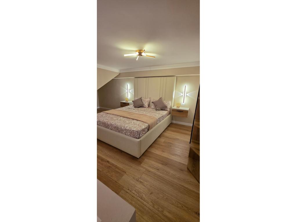 Apartamento/duplex à venda + estacionamento, praia, durres!