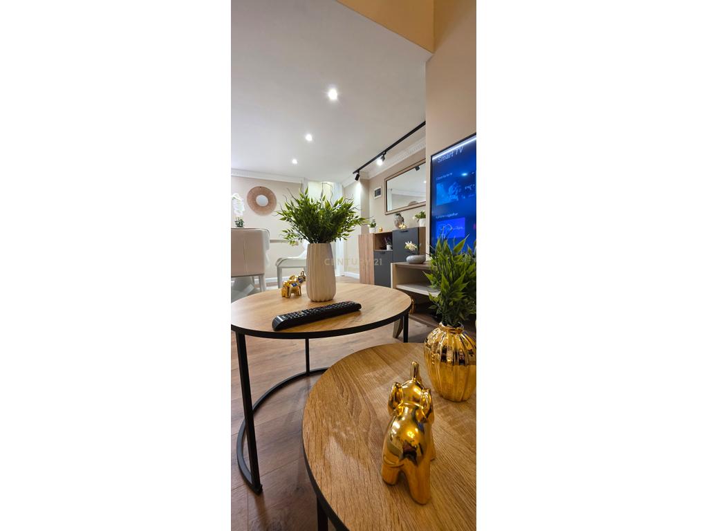Apartamento/duplex à venda + estacionamento, praia, durres!