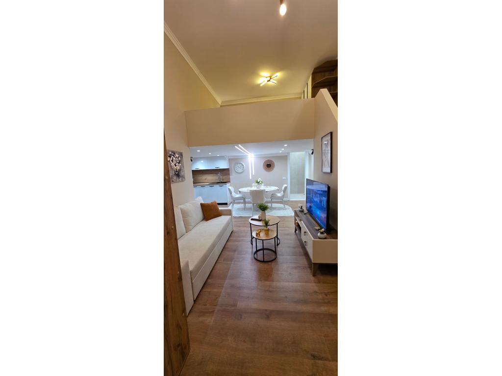 Apartamento/duplex à venda + estacionamento, praia, durres!