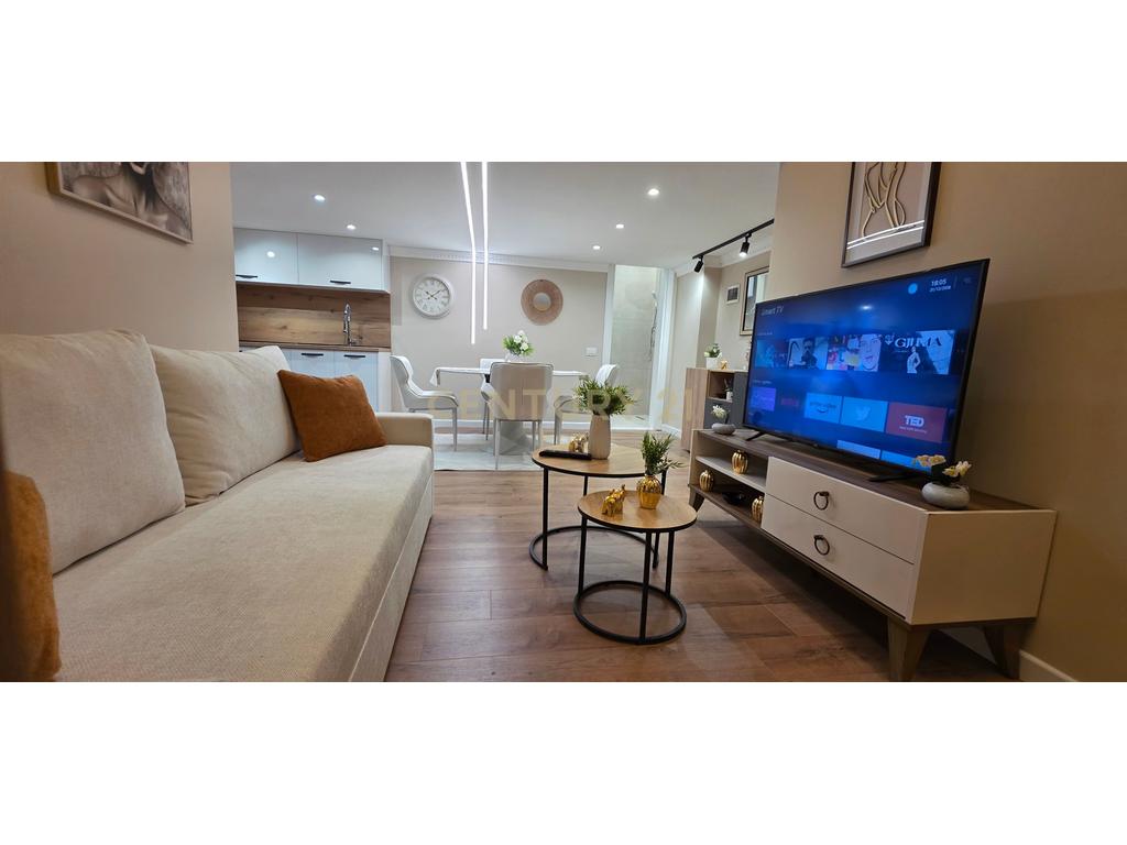 Apartamento/duplex à venda + estacionamento, praia, durres!